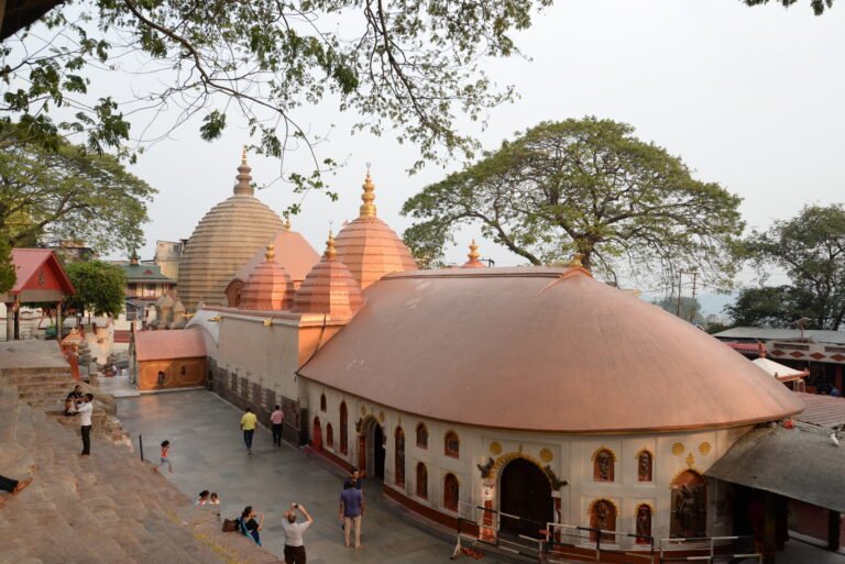 🌺 माँ कामाख्या देवी मंदिर — शक्ति, भक्ति और रहस्य का संगम